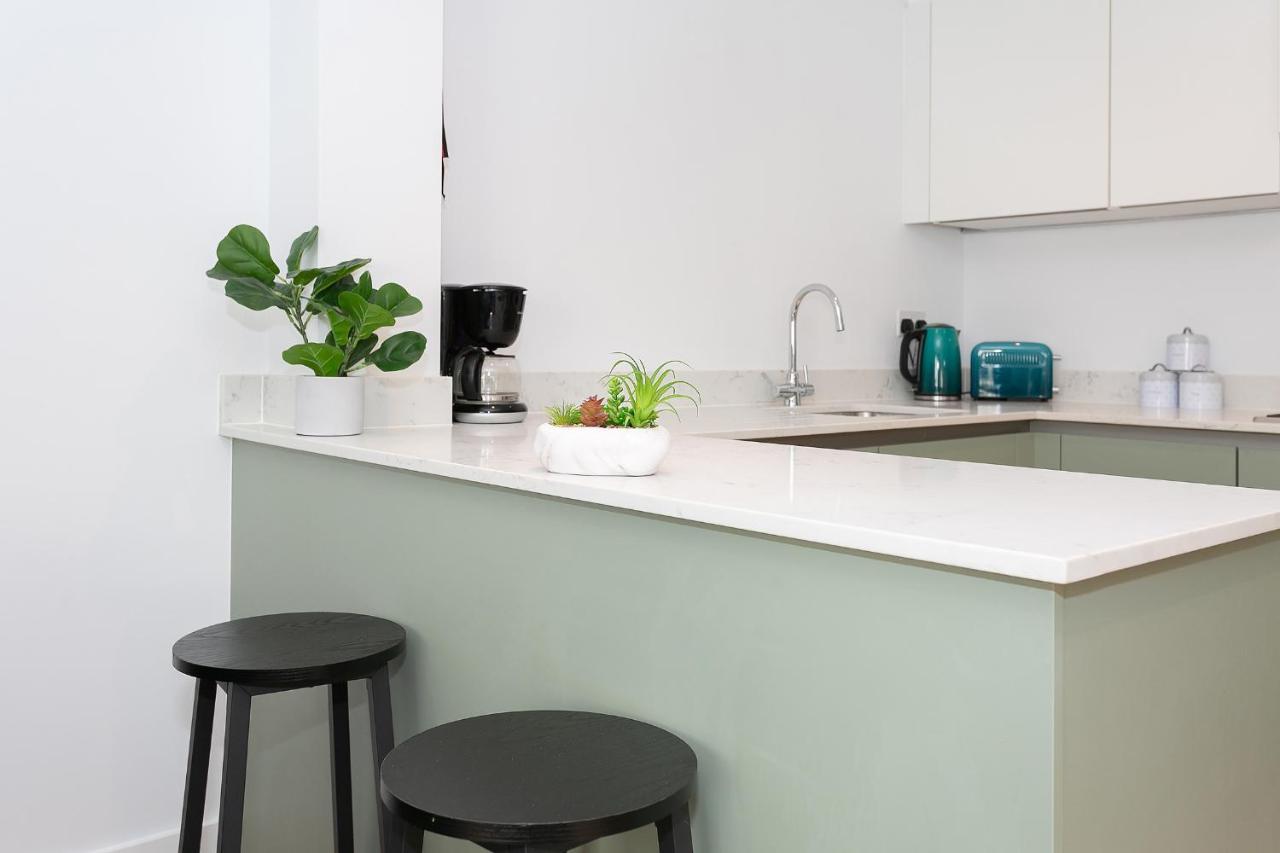 Watford Cassio Supreme - Modernview Serviced Apartment *