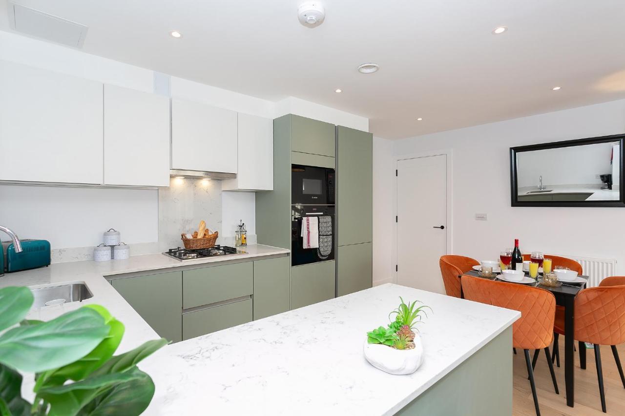 Watford Cassio Supreme - Modernview Serviced *